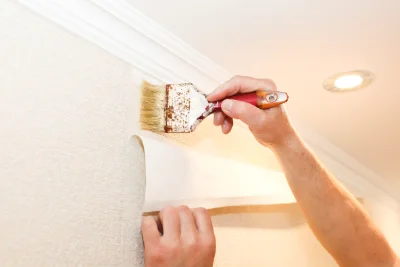Pose de papier peint à Puisseguin — revêtements muraux et toiles de verre